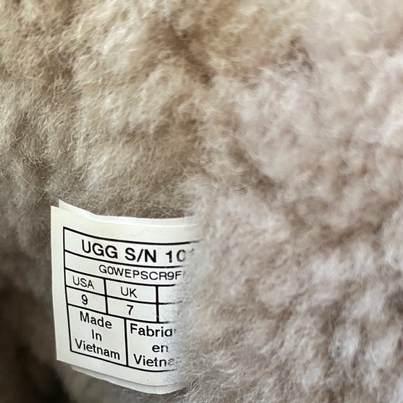 UGG Women's Cream Shearling Winter Boots - Picture 5 of 5